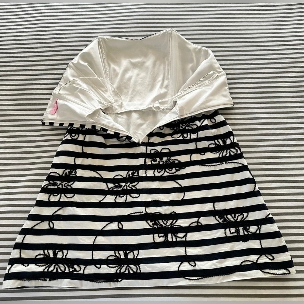 Lilly Pulitzer Payton Dress with white and black Swizzle Stripe - Picture 9 of 12